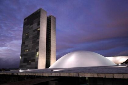 senado-debate-projeto-que-exige-conteudo-feminista-nas-escolas