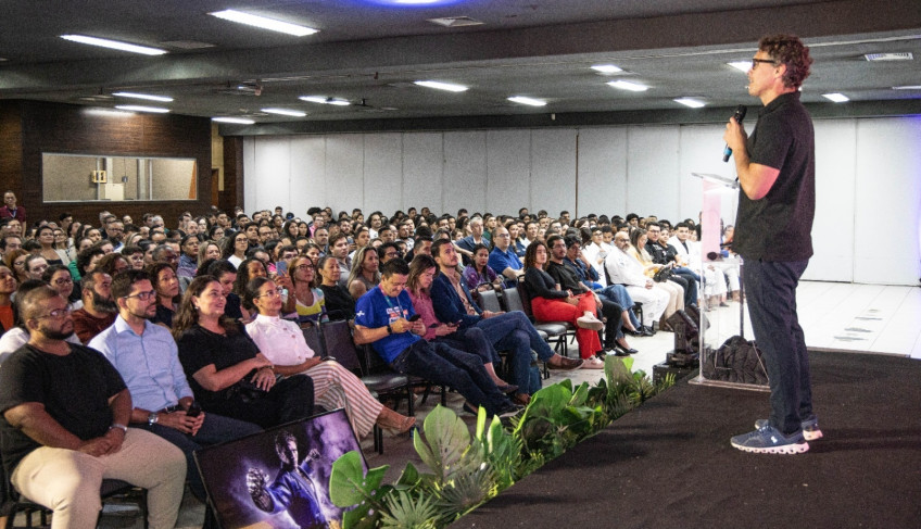 medalhista-olimpico-flavio-canto-revela-os-segredos-de-alta-performance-para-centenas-de-pessoas-em-cuiaba
