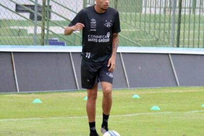 gadelha-tem-lesao-no-joelho-e-desfalca-o-mixto-contra-o-brasiliense