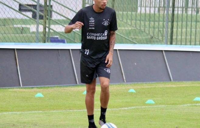 gadelha-tem-lesao-no-joelho-e-desfalca-o-mixto-contra-o-brasiliense