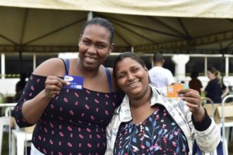 mais-de-oito-mil-atendimentos-foram-realizados-durante-mutirao-para-entrega-dos-cartoes-ser-familia-em-cuiaba