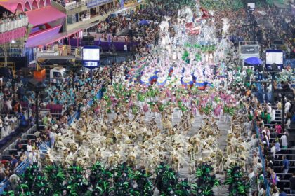 escolas-de-samba-se-despedem-da-carnavalesca-rosa-magalhaes