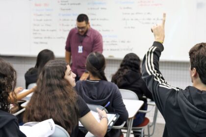 prefeitura-sanciona-mudancas-na-carga-horaria-de-professores-do-rio