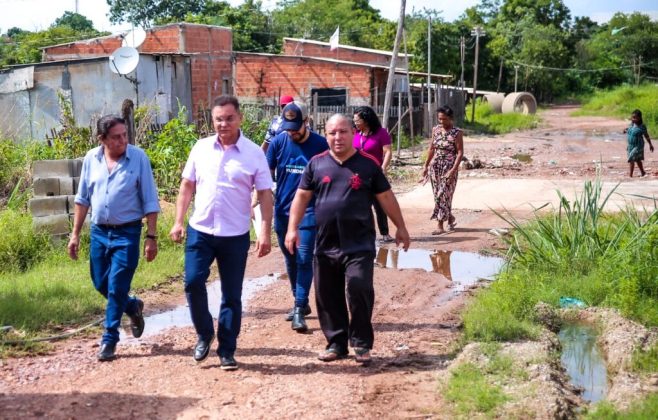 botelho-intervem-e-520-familias-vao-receber-escrituras-no-bairro-dante-de-oliveira