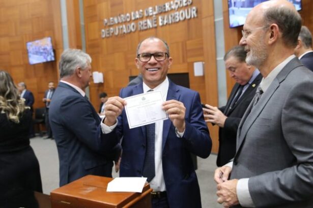 fabio-tardin-assume-cargo-na-mesa-diretora-da-almt-e-faz-historia