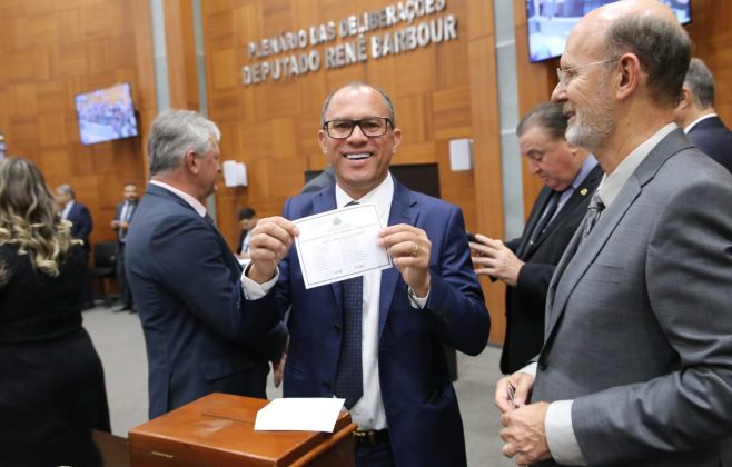 fabio-tardin-assume-cargo-na-mesa-diretora-da-almt-e-faz-historia