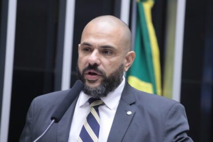 projeto-triplica-penas-de-crimes-cometidos-com-arma-de-fogo-roubada-de-agente-de-seguranca