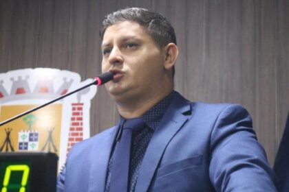 jero-neto-sai-em-defesa-de-gisa-barros-e-critica-colega:-“o-que-ele-fez-foi-ridiculo-se-tem-coragem,-que-faca-comigo-o-que-fez-com-a-vereadora”.