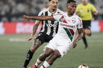 botafogo-e-fluminense-disputam-classico-no-nilton-santos