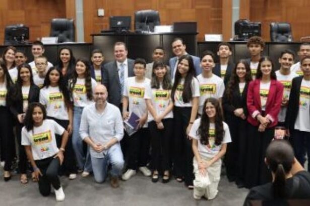 parlamento-jovem:-estudantes-eleitos-tomam-posse-para-mandato-de-dois-anos