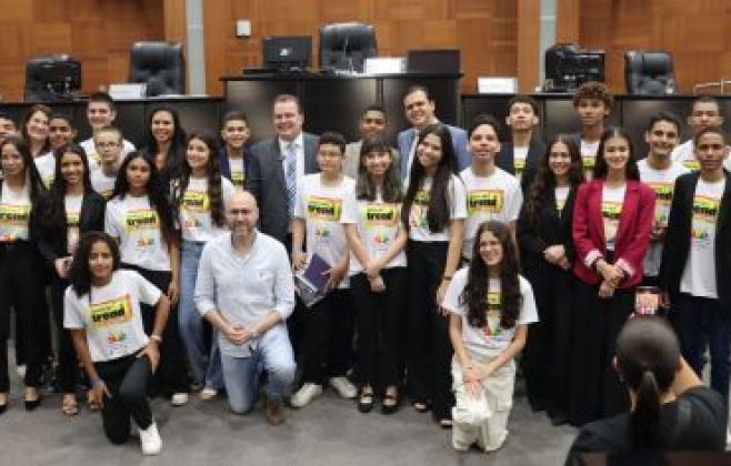 parlamento-jovem:-estudantes-eleitos-tomam-posse-para-mandato-de-dois-anos
