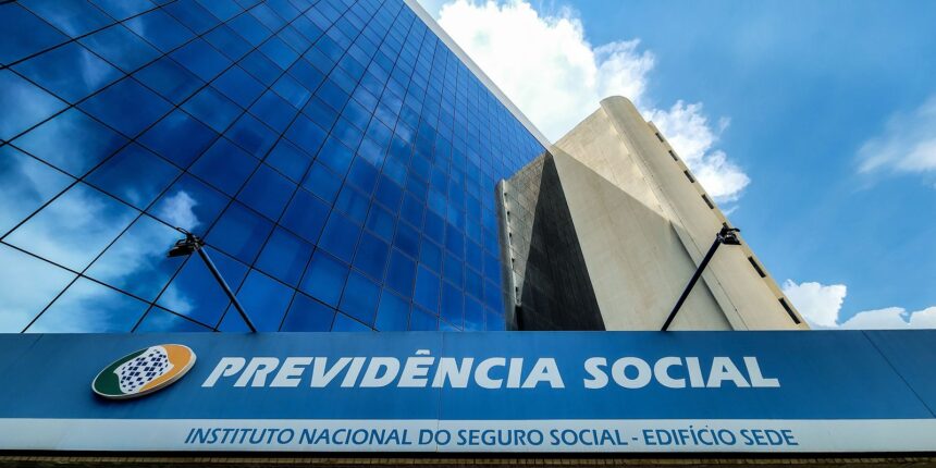 lula-coordena-reuniao-sobre-ressarcimento-de-aposentados-do-inss