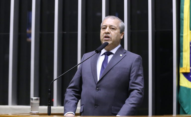 comissao-aprova-permissao-para-estados-e-df-legislarem-sobre-questoes-de-direito-agrario