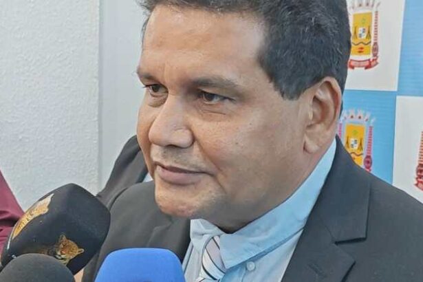 vereador-wanderley-esclarece-e-desfaz-o-mal-entendido-no-desfile:-“e-meu-amigo-de-longa-data”