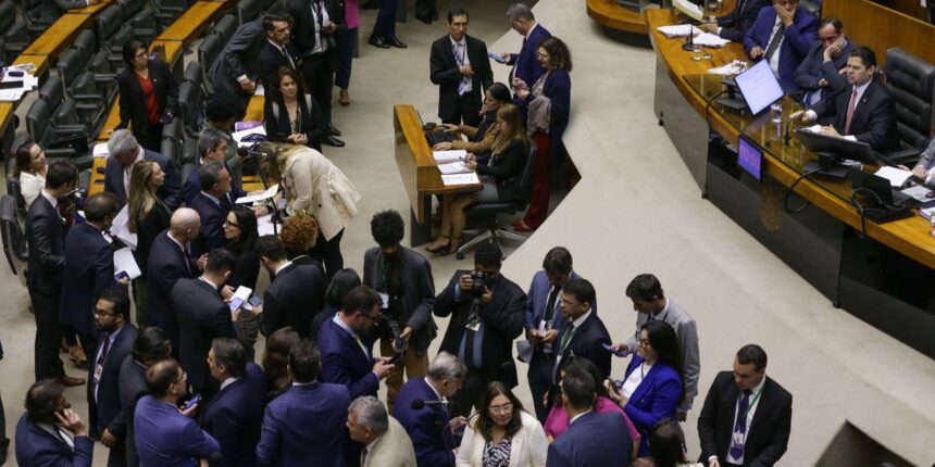 congresso-aprova-usar-emendas-para-salarios-de-profissionais-da-saude