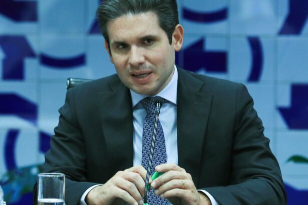 motta-defende-pec-da-blindagem-e-diz-que-debate-foi-distorcido