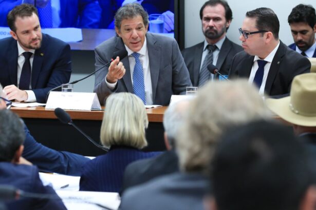 haddad-diz-que-receita-alcancara-os-“verdadeiros-ladroes-da-nacao”