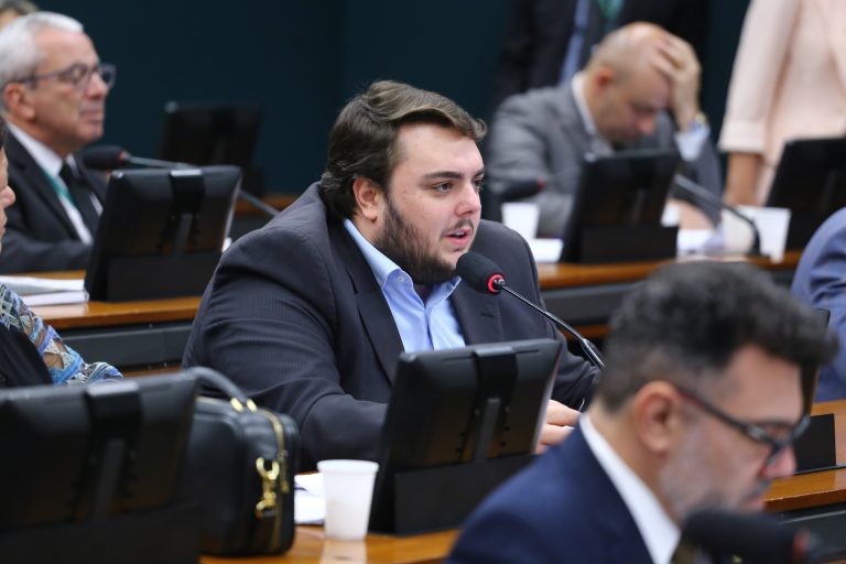 comissao-aprova-destruicao-de-documentos-originais-particulares-convertidos-em-formato-eletronico