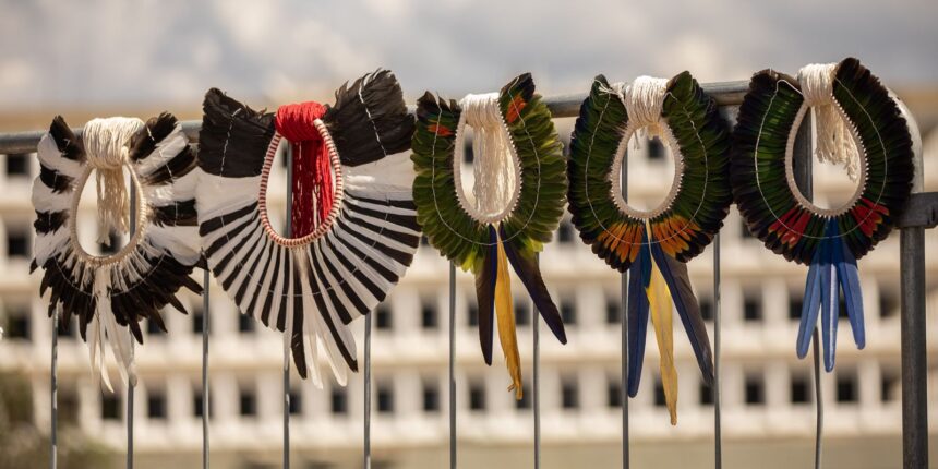 indigenas-fazem-ato-no-stf-e-defendem-derrubada-do-marco-temporal