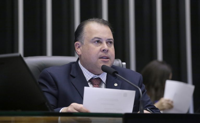 comissao-aprova-projeto-que-criminaliza-extorsoes-de-cunho-sexual