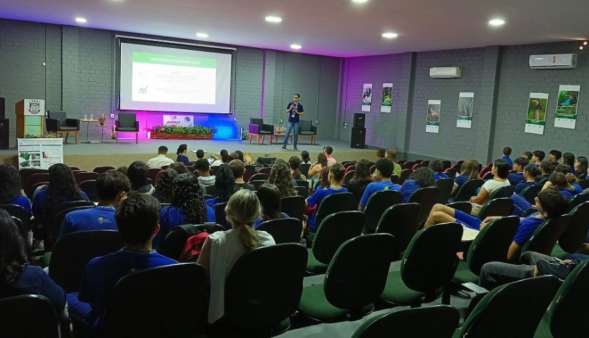 palestra-inspira-estudantes-a-empreenderem-durante-a-‘1a-feira-de-ciencias-da-amazonia-mato-grossense’