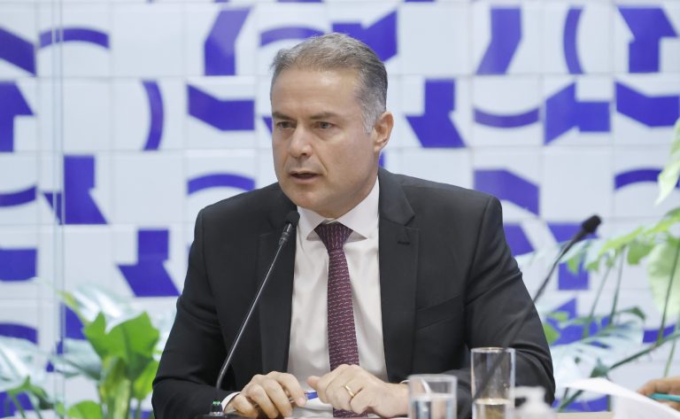 renan-filho-expoe-a-lideres-mudancas-propostas-pelo-governo-para-baratear-a-carteira-de-habilitacao