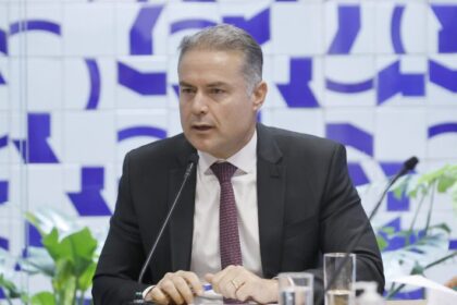 renan-filho-expoe-a-lideres-mudancas-propostas-pelo-governo-para-baratear-a-carteira-de-habilitacao