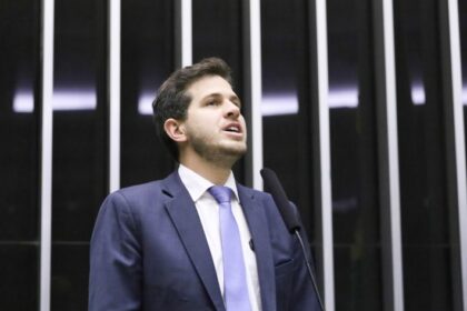 camara-aprova-projeto-que-aumenta-gradualmente-para-20-dias-a-licenca-paternidade