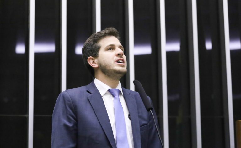 camara-aprova-projeto-que-aumenta-gradualmente-para-20-dias-a-licenca-paternidade