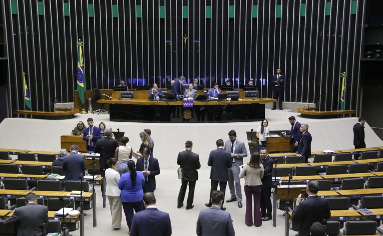 camara-aprova-reajuste-para-servidores-do-poder-judiciario