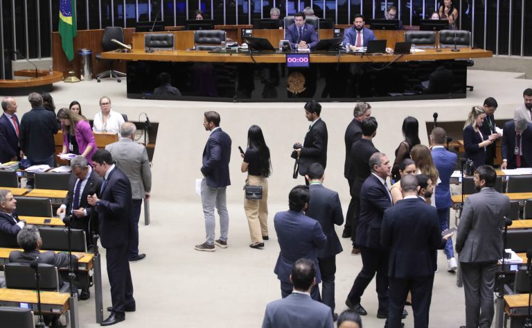 camara-aprova-aumento-de-pena-para-mineracao-ilegal-em-terras-indigenas