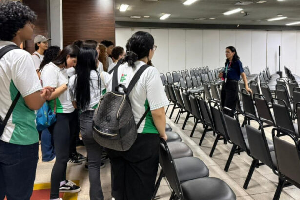alunos-do-ifmt-realizam-visita-tecnica-e-participam-de-aula-pratica-sobre-eventos-no-cep