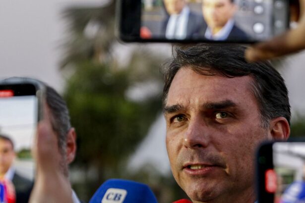moraes-autoriza-a-visita-dos-filhos-de-bolsonaro-na-pf
