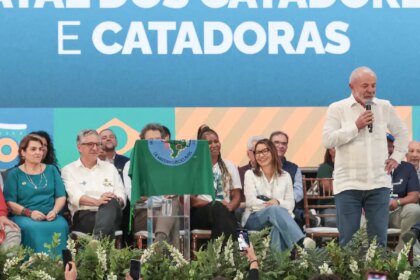 lula-defende-que-catadores-tenham-mais-acesso-a-servicos-publicos