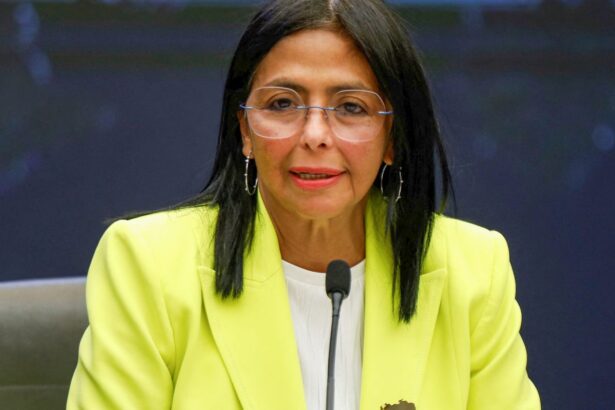 forcas-armadas-da-venezuela-reconhecem-vice-como-presidente-interina