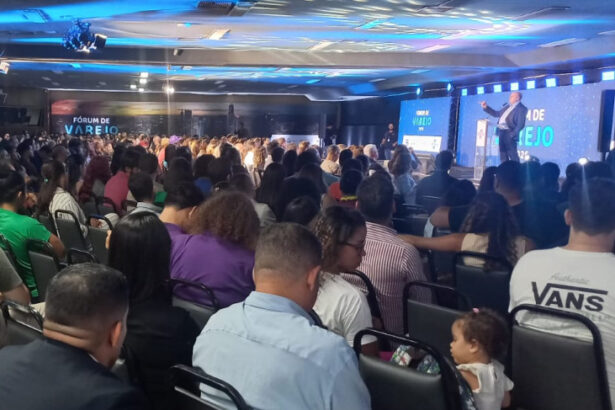 conexao,-experiencia-do-cliente-e-tecnologia-sao-abordadas-no-forum-do-varejo