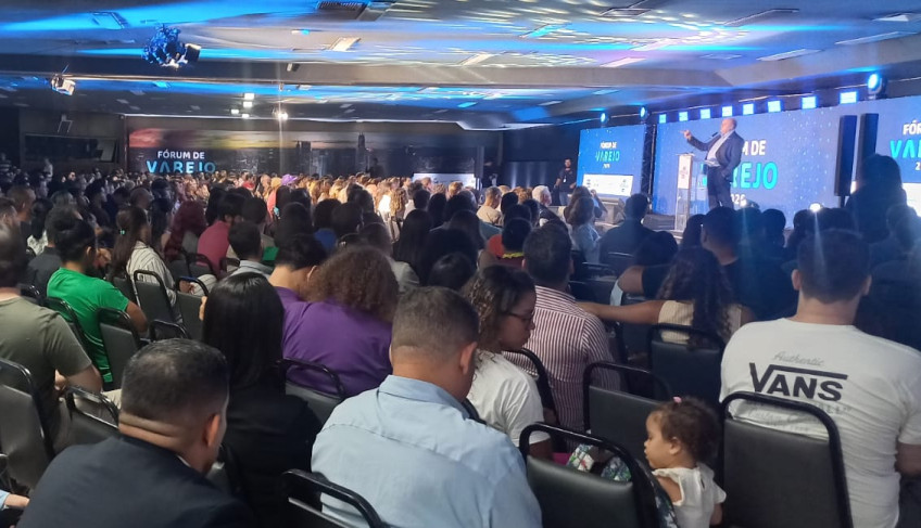 conexao,-experiencia-do-cliente-e-tecnologia-sao-abordadas-no-forum-do-varejo