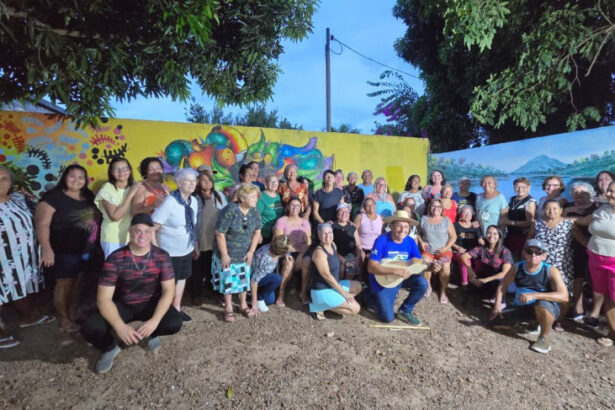 grupo-de-idosos-mergulha-na-cultura-pantaneira-em-visita-ao-museu-da-viola-de-cocho
