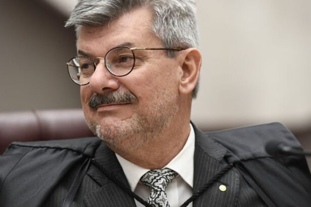 stj-abre-processo-e-mantem-afastamento-de-ministro-acusado-de-assedio