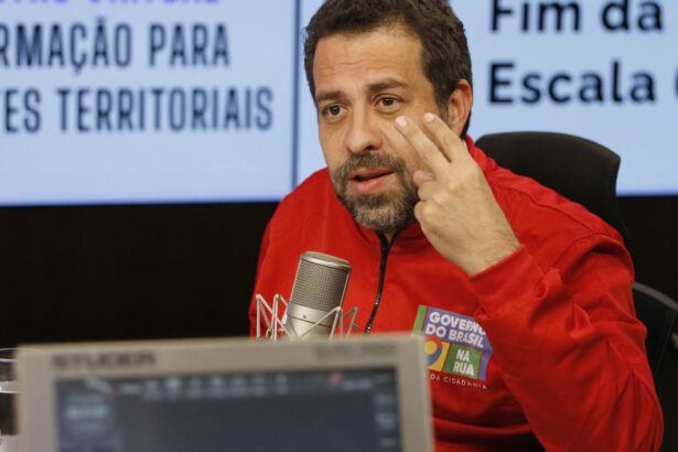 boulos-diz-que-fim-da-escala-6-por-1-e-“para-agora”
