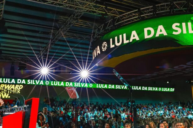 lula-fala-para-milhares-na-espanha-e-pede-coerencia-dos-progressistas