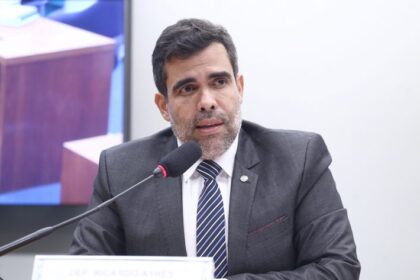 comissao-aprova-projeto-que-proibe-cobrar-do-inadimplente-gastos-do-condominio-com-advogado