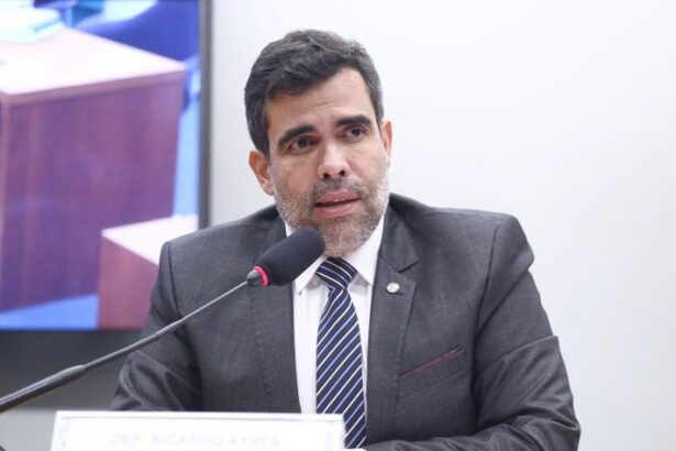 comissao-aprova-projeto-que-proibe-cobrar-do-inadimplente-gastos-do-condominio-com-advogado