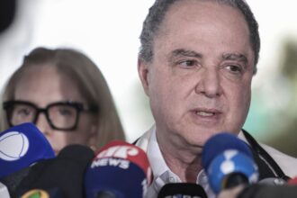 medico-diz-que-lula-retirou-lesao-e-deve-repousar-nos-proximos-dias