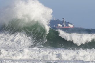 bombeiros-do-rj-realizaram-mais-de-8-mil-salvamentos-no-mar-em-2026