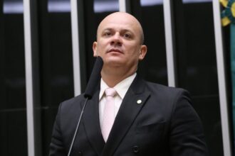 deputados-de-oposicao-comemoram-e-governistas-criticam-rejeicao-do-senado-a-messias-no-stf