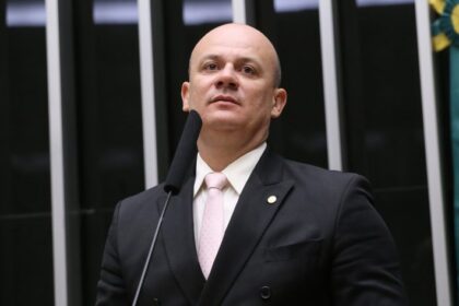 deputados-de-oposicao-comemoram-e-governistas-criticam-rejeicao-do-senado-a-messias-no-stf