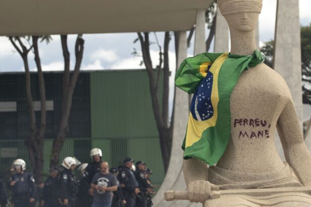 moraes-rejeita-revisar-pena-de-debora-do-batom,-condenada-pelo-8/1