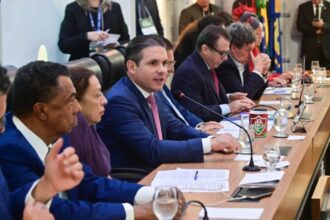 hugo-motta-reafirma-intencao-de-votar-fim-da-escala-6×1-ainda-em-maio