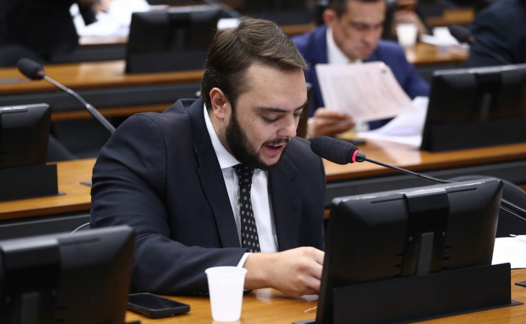 comissao-aprova-advocacia-privada-para-advogados-da-uniao-e-procuradores-federais